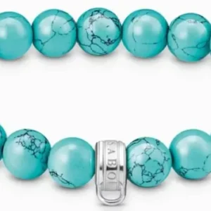 Türkisfarbiges Bead-Armband mit silberner Charm-Öse und türkis gemusterten Perlen