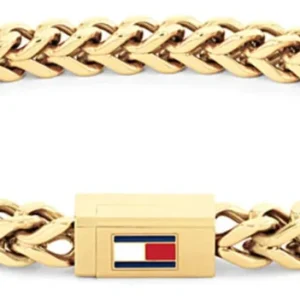 Herrenarmband aus geflochtenem goldfarbenem Edelstahl mit rechteckiger Tommy Hilfiger Schließe.